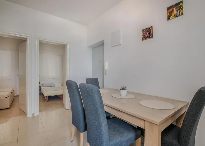 Adria Apartman *